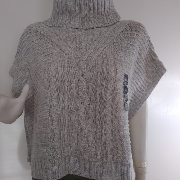 Gaps Kids Poncho - Picture 3 of 5